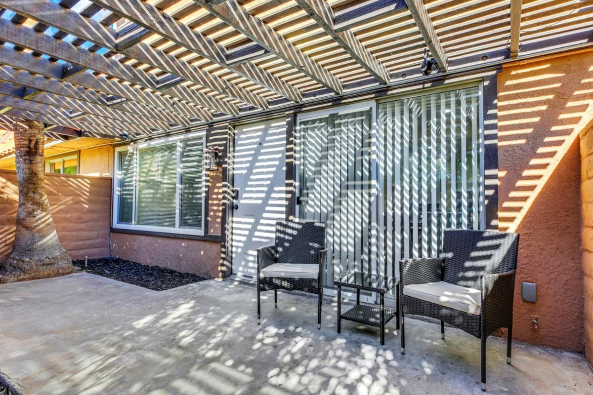 Gorgeous 2 Bedroom, 2 Bath With 2-car Garage Apartment