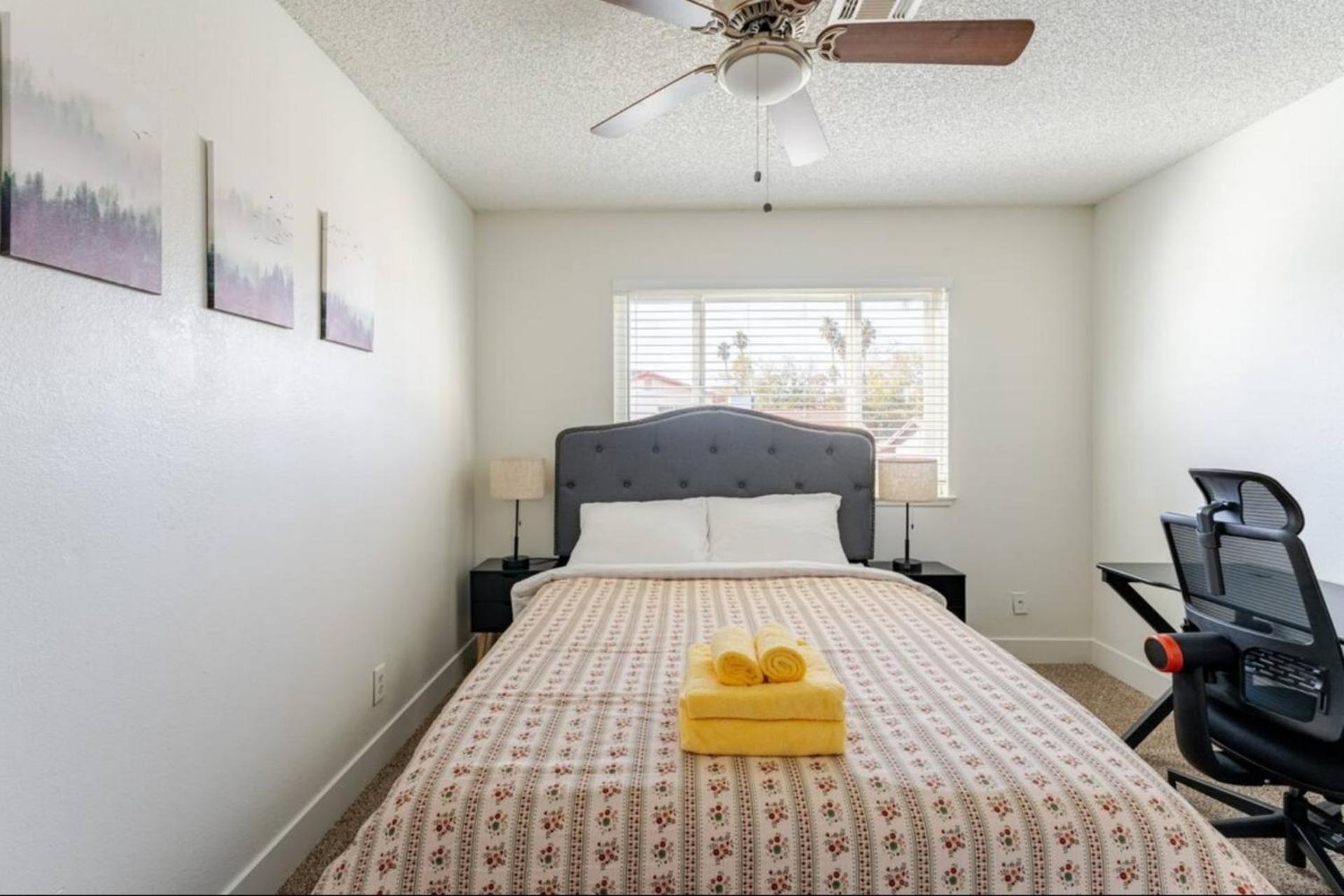 Oasis In The Desert With Huge Heated Pool And