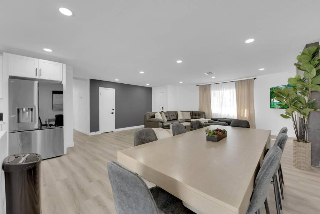 Vegas Bliss Near The Strip - Pet & Family Friendly Holiday home