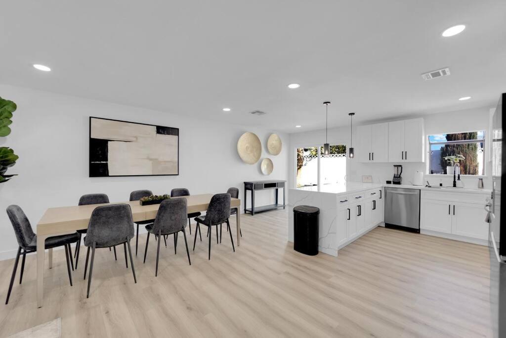 Vegas Bliss Near The Strip - Pet & Family Friendly Holiday home Las Vegas