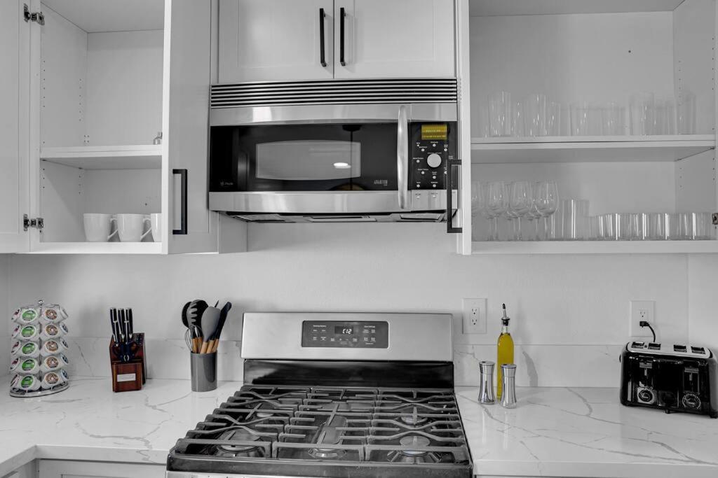 Vegas Bliss Near The Strip - Pet & Family Friendly Holiday home *