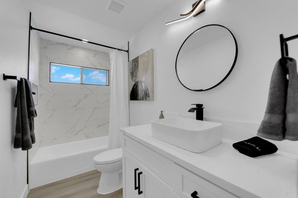 Vegas Bliss Near The Strip - Pet & Family Friendly *