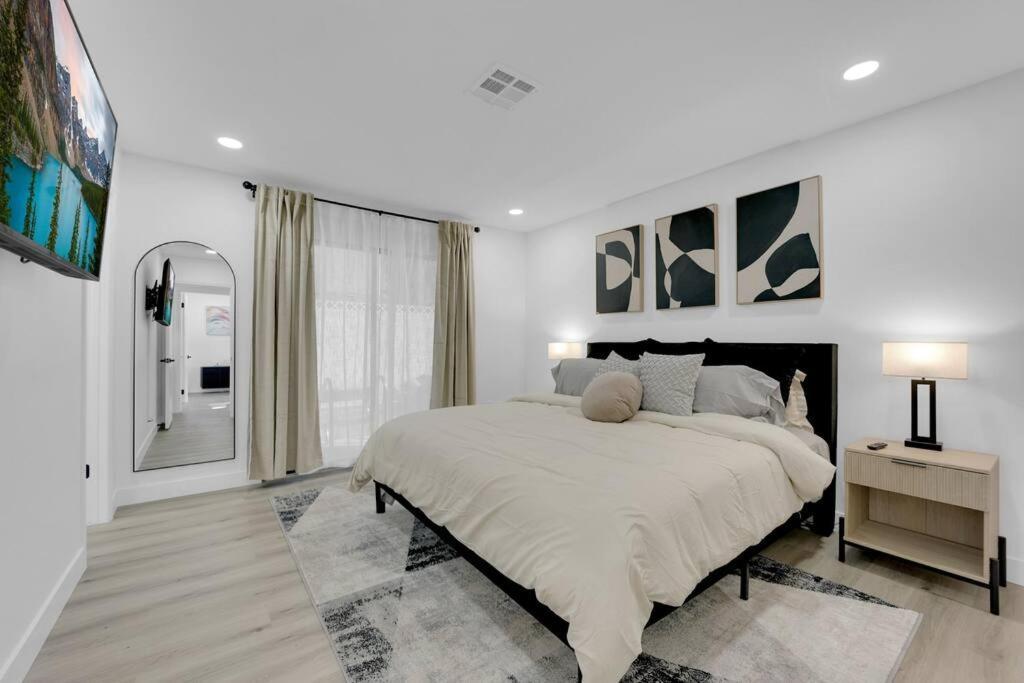 Vegas Bliss Near The Strip - Pet & Family Friendly Holiday home *