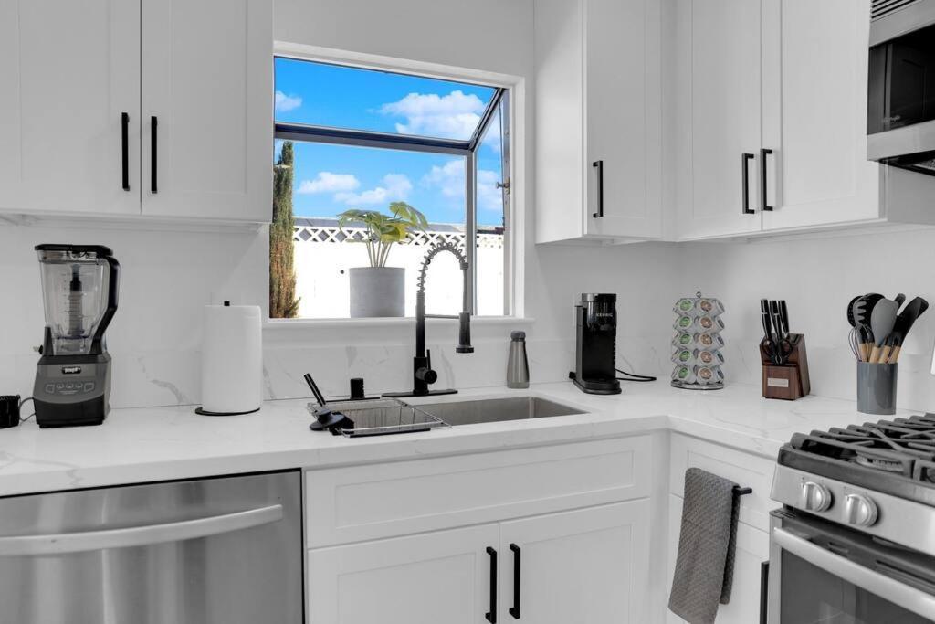 Vegas Bliss Near The Strip - Pet & Family Friendly Holiday home Las Vegas