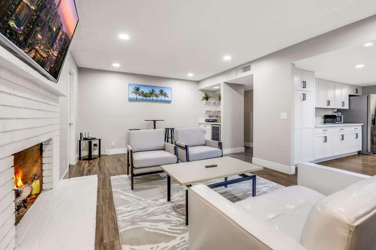 Newly Renovated Modern Oasis W Pool Mins To Strip *