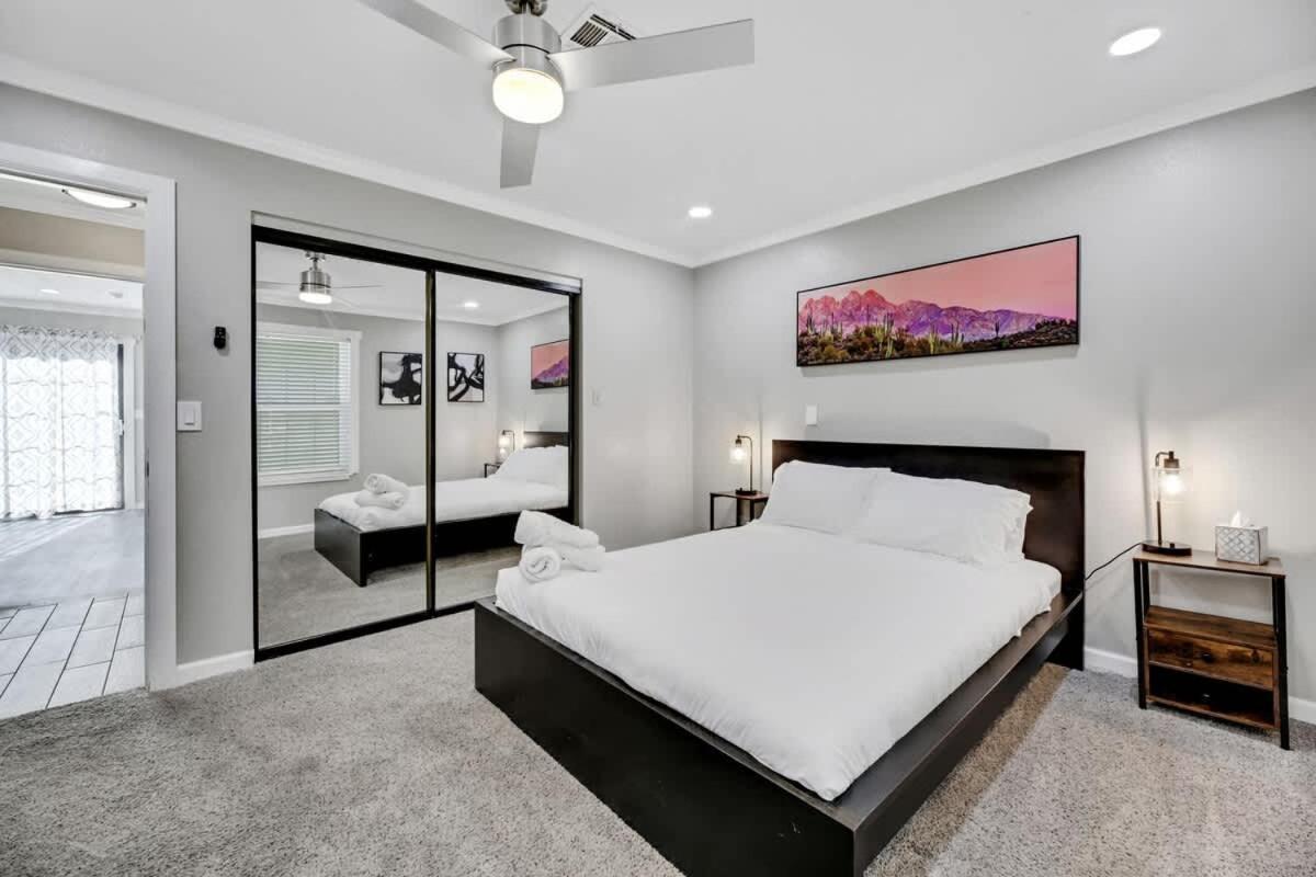 Holiday home Modern With Theater And Hot Tub Las Vegas