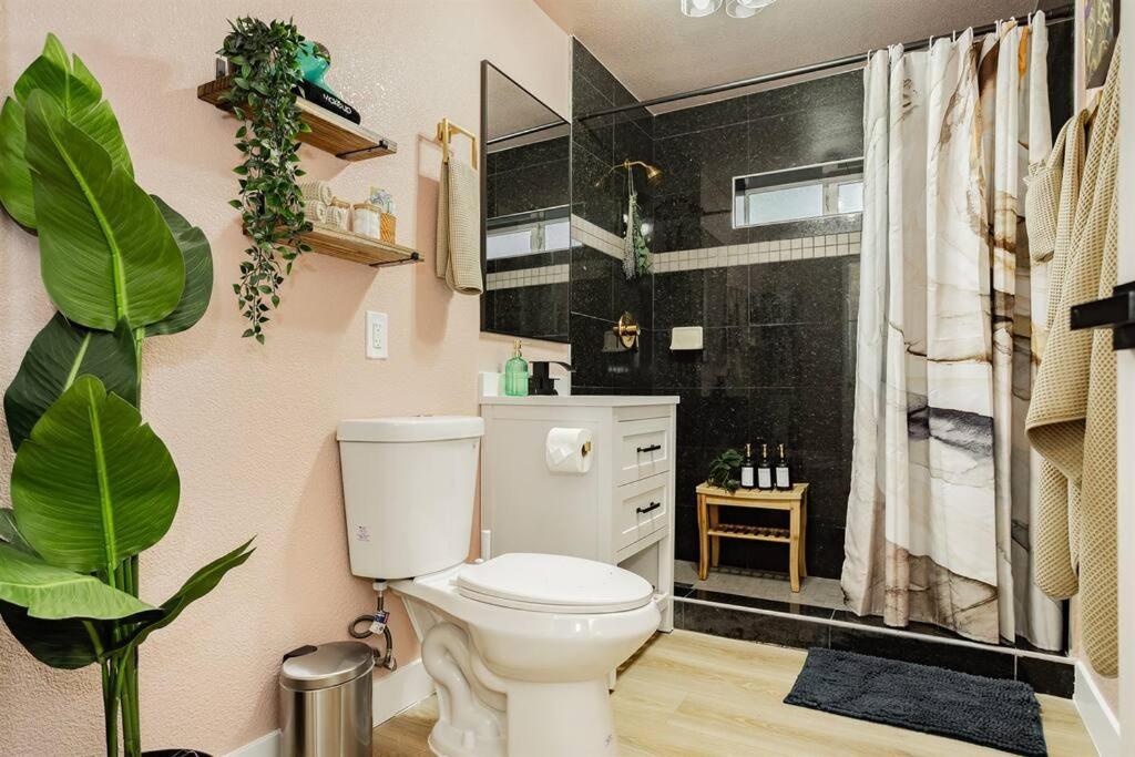 Ferienhaus Star Unit 3- New Premier & Private Vegas Arts District *