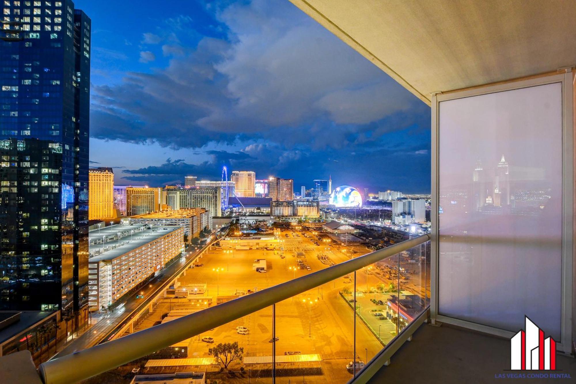 Mgm Signature-22-805 F1 Track & Strip View Balcony Holiday home *