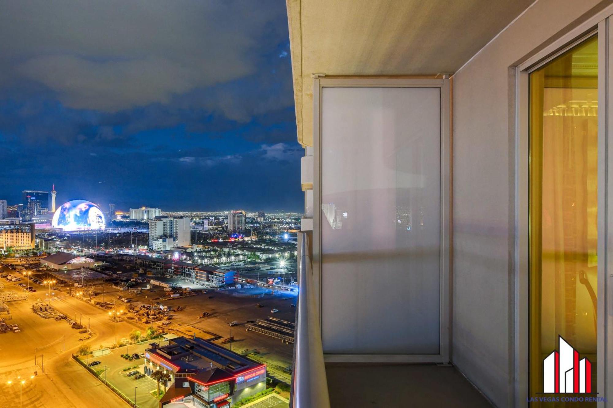 Holiday home Mgm Signature-22-805 F1 Track & Strip View Balcony *