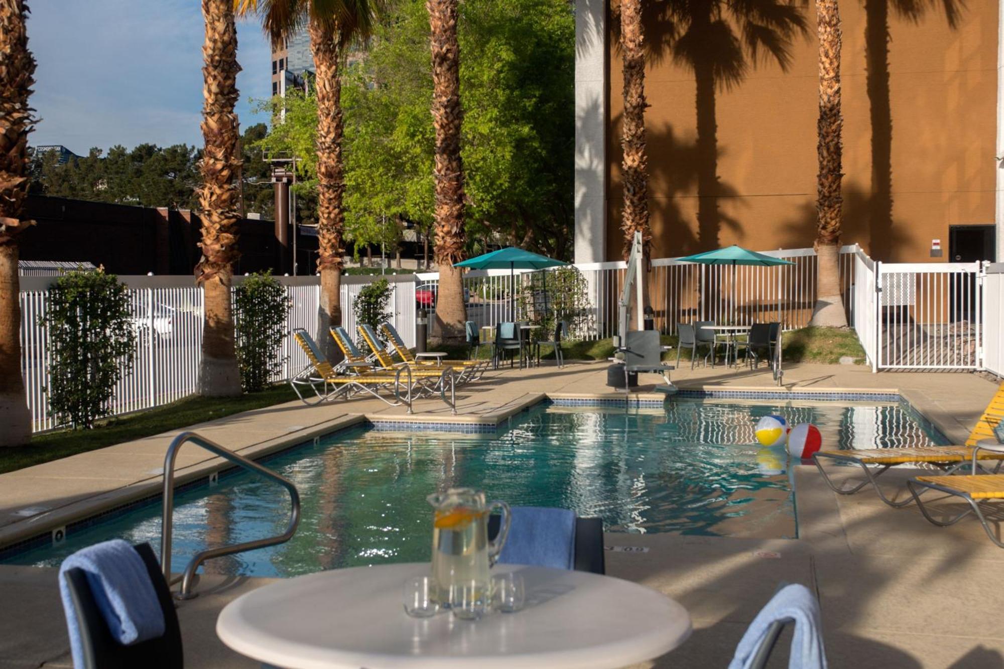 Hotel Fairfield Vegas Convention Center