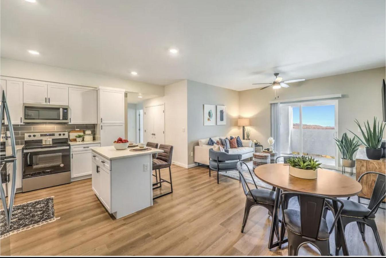 Landing At Summit On Boulder - 2 Bedrooms In Valley View Las Vegas