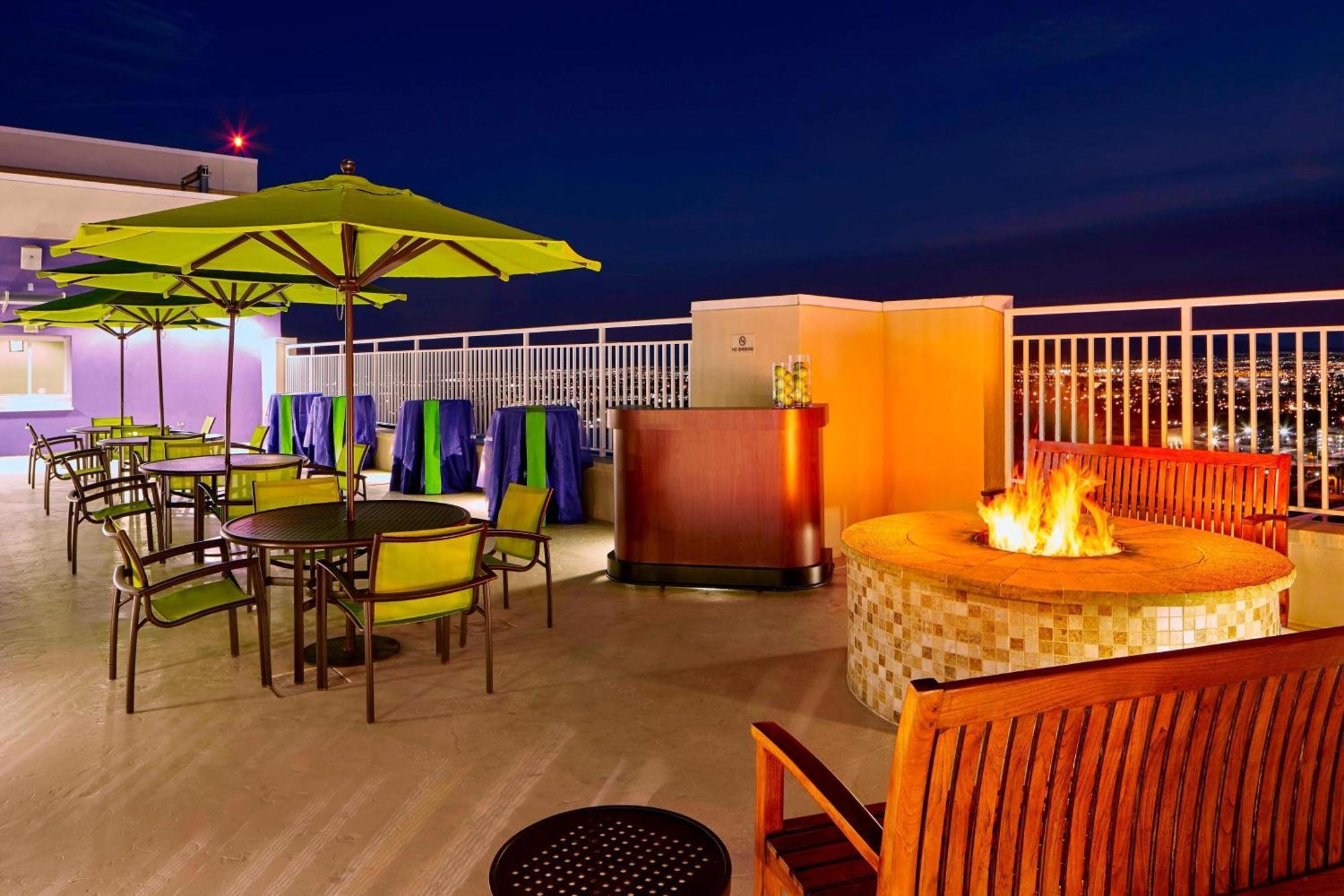 Springhill By Marriott Vegas Convention Center Hotel