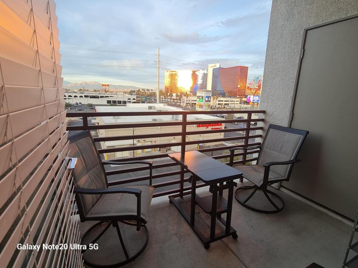 Modern One Flat In The Beautiful Vegas *
