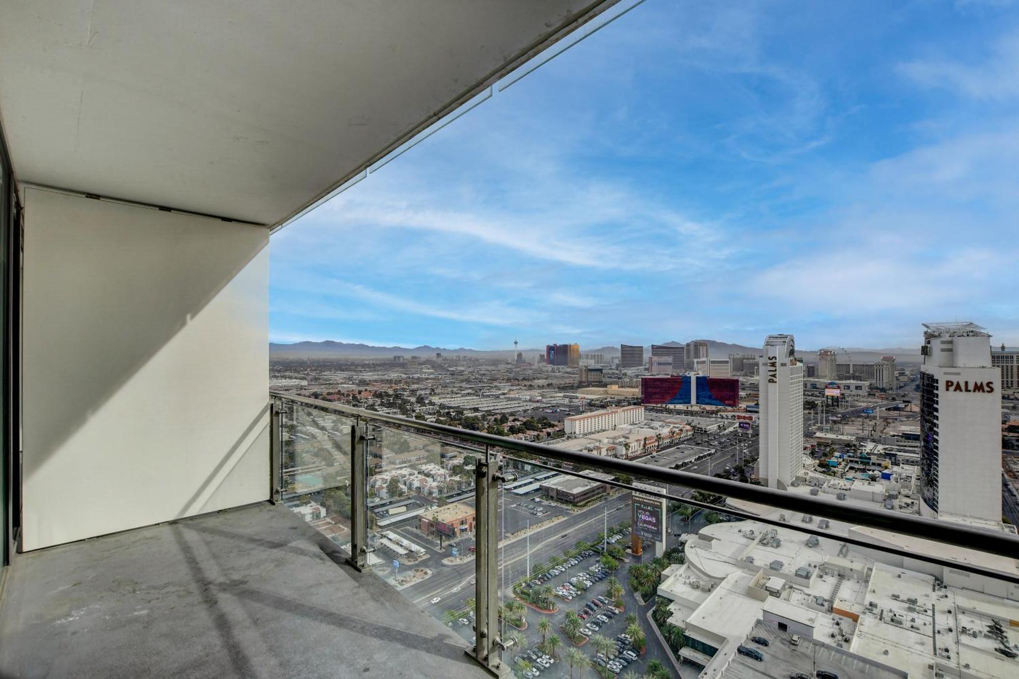 37th Floor Strip View Palm Place Aparthotel *