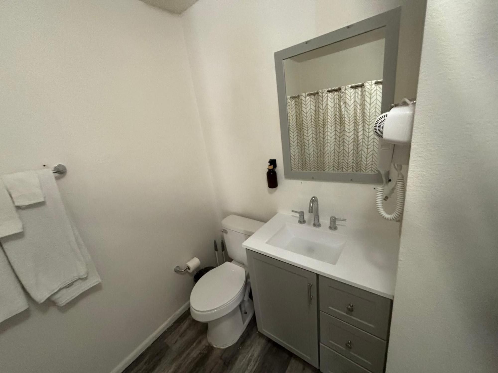 2 Or 3 Bedroom Walk To Strip Mgm Casino Shop Club