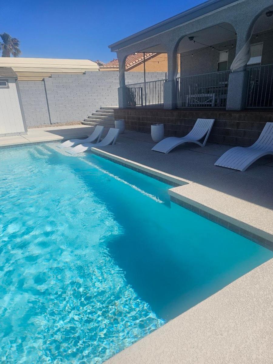 Cozy Desert Retreat - Pool, Spa, Views Ferienhaus *