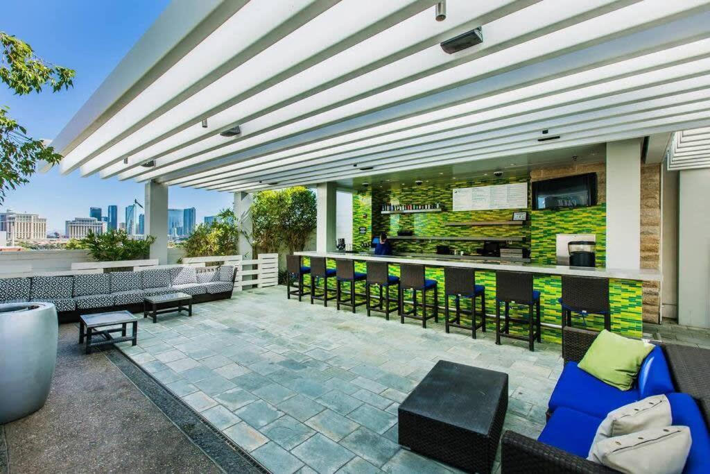 Apartment Beautiful Strip-view Balcony Access 31318