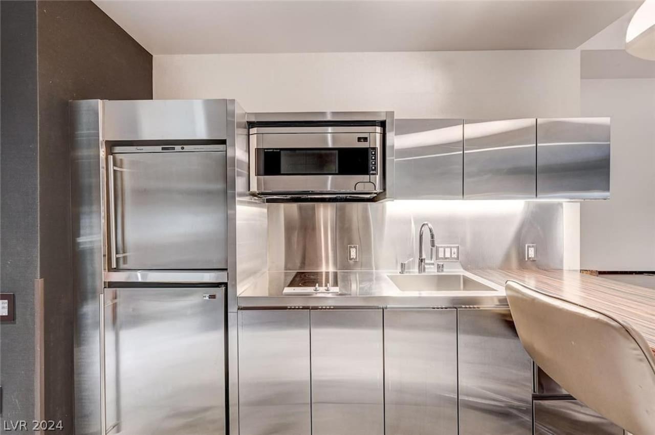Apartment 35th Floor Palms 35309 Balcony Access Las Vegas