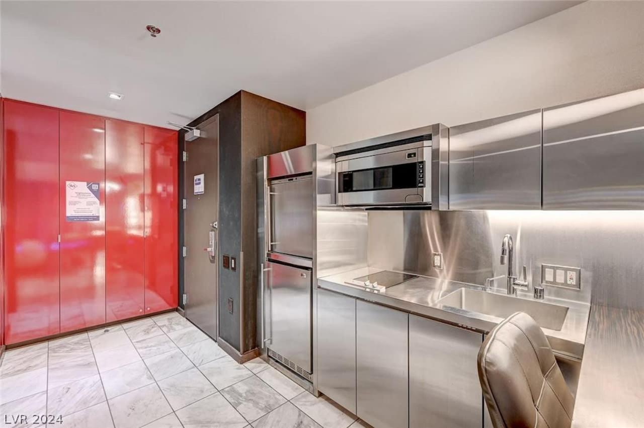 35th Floor Palms 35309 Balcony Access * Las Vegas