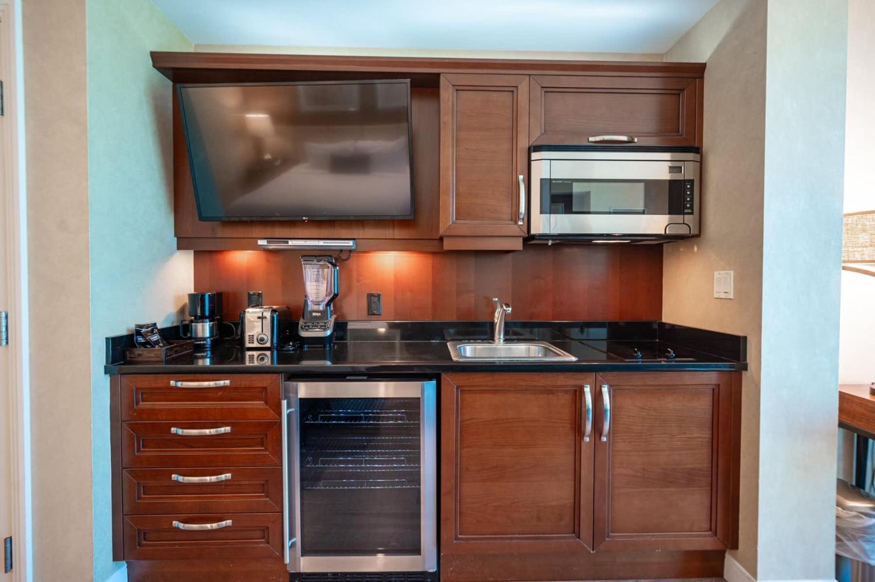 No Fee Strip View + Free Valet + Pool Holiday home *