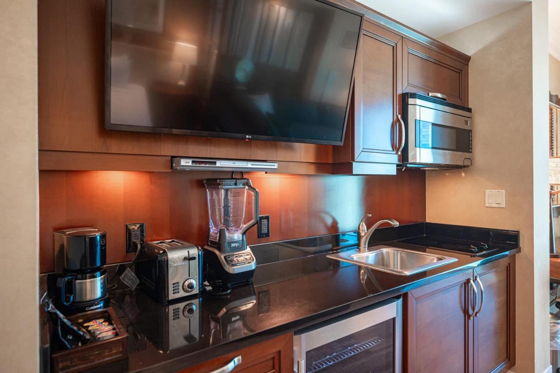 Holiday home No Fee Strip View + Free Valet + Pool *