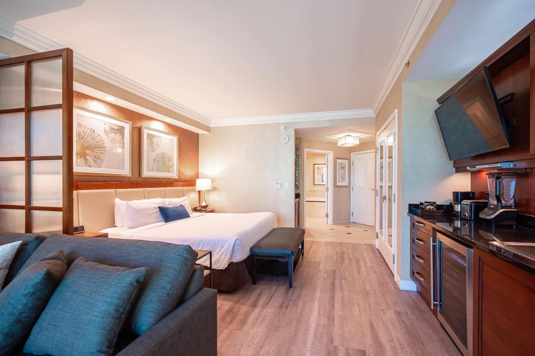 No Fee Strip View + Free Valet + Pool Las Vegas