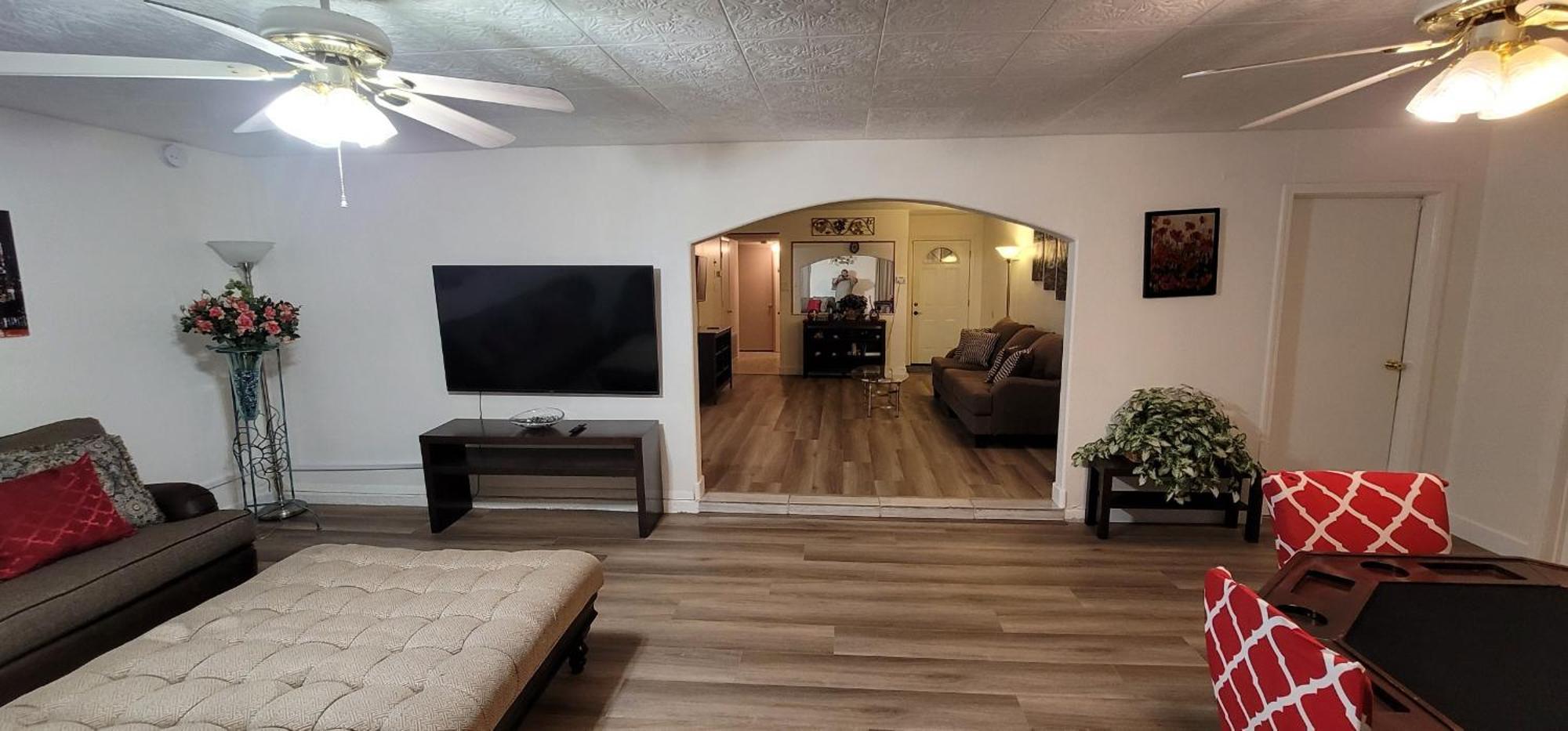 Holiday home Vacation 3.5 Mi To Strip/dt/outlt Up To 8 Gst *
