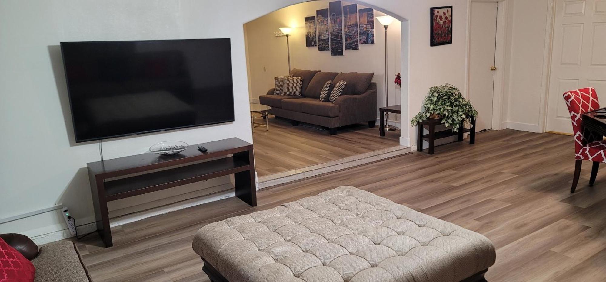 Holiday home Vacation 3.5 Mi To Strip/dt/outlt Up To 8 Gst