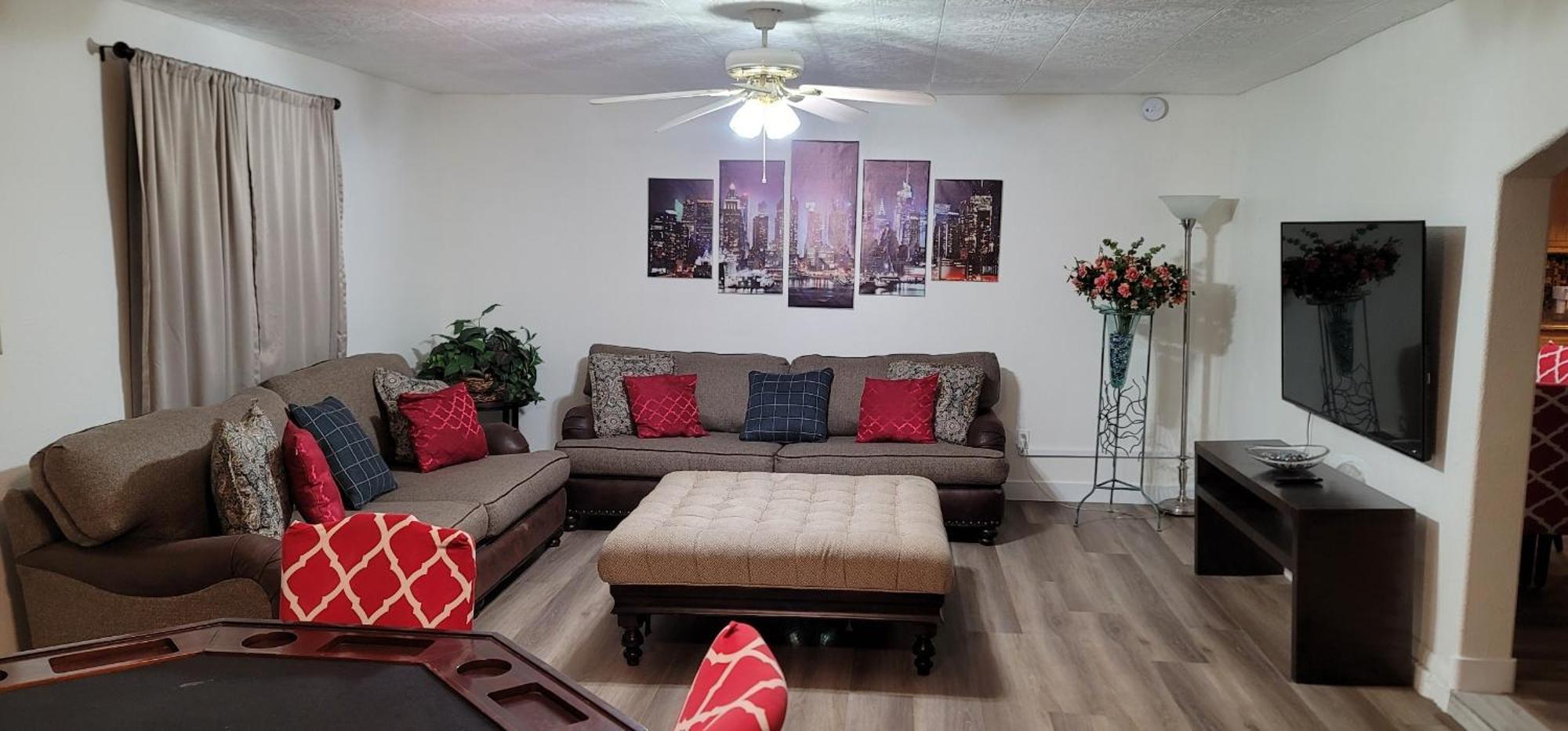 Vacation 3.5 Mi To Strip/dt/outlt Up To 8 Gst Holiday home Las Vegas