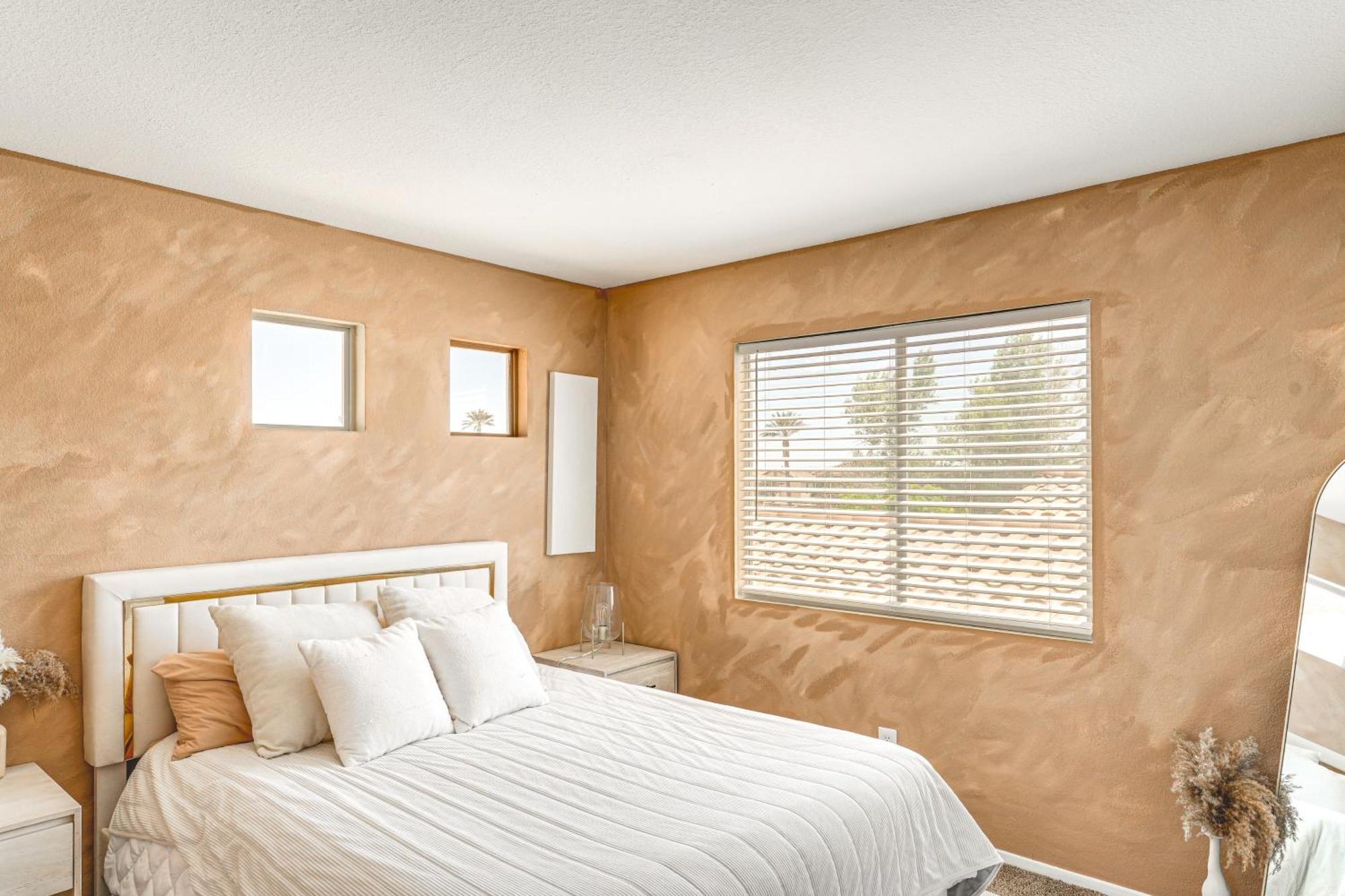 Vegas With Private Pool - Close To Casinos! *