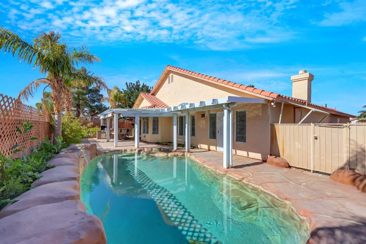 Holiday home Newly Remodel 4br With Gameroom And Free Heated Great For Family *
