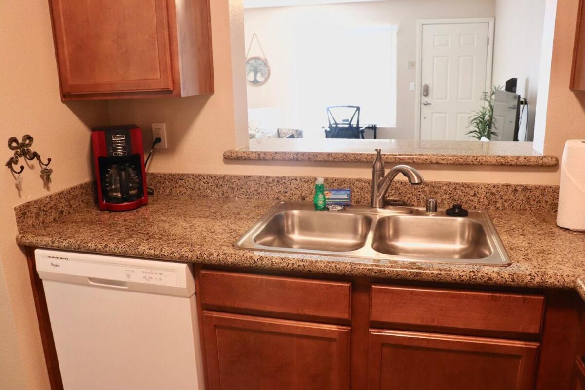 Summerlin In Gated Community ! *