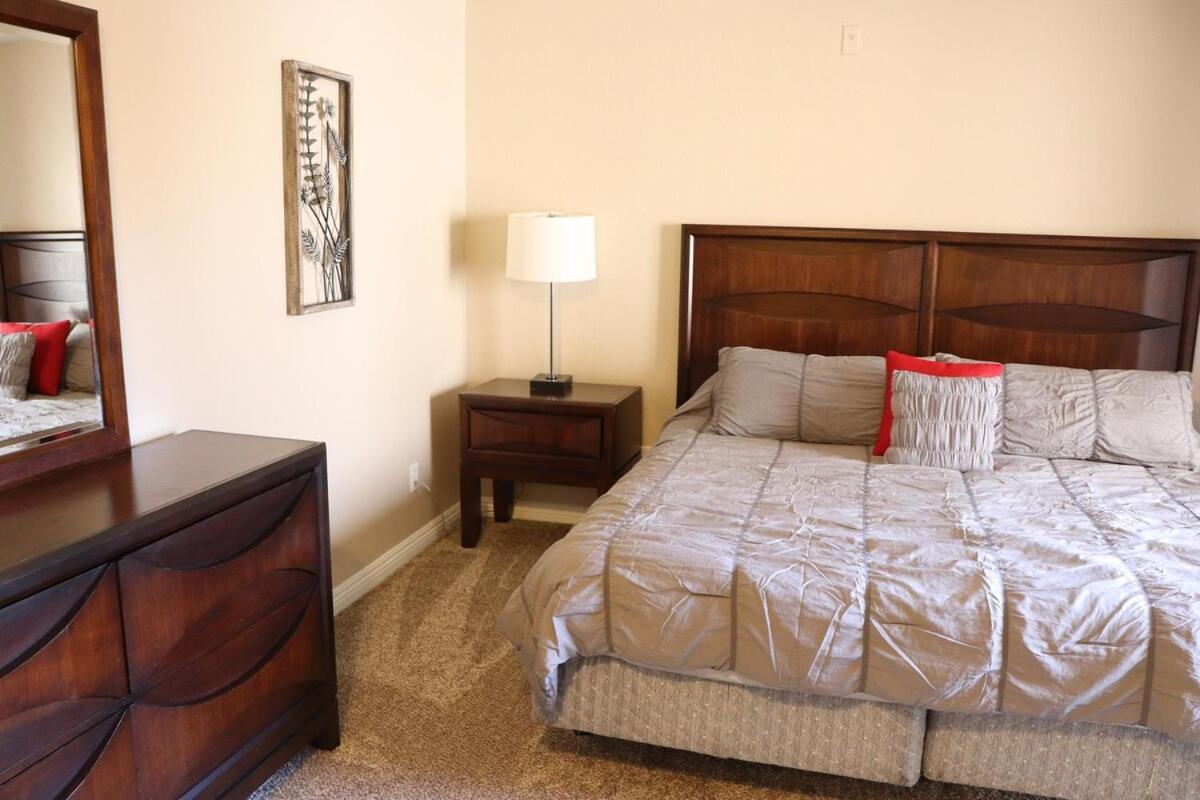 Summerlin In Gated Community ! *