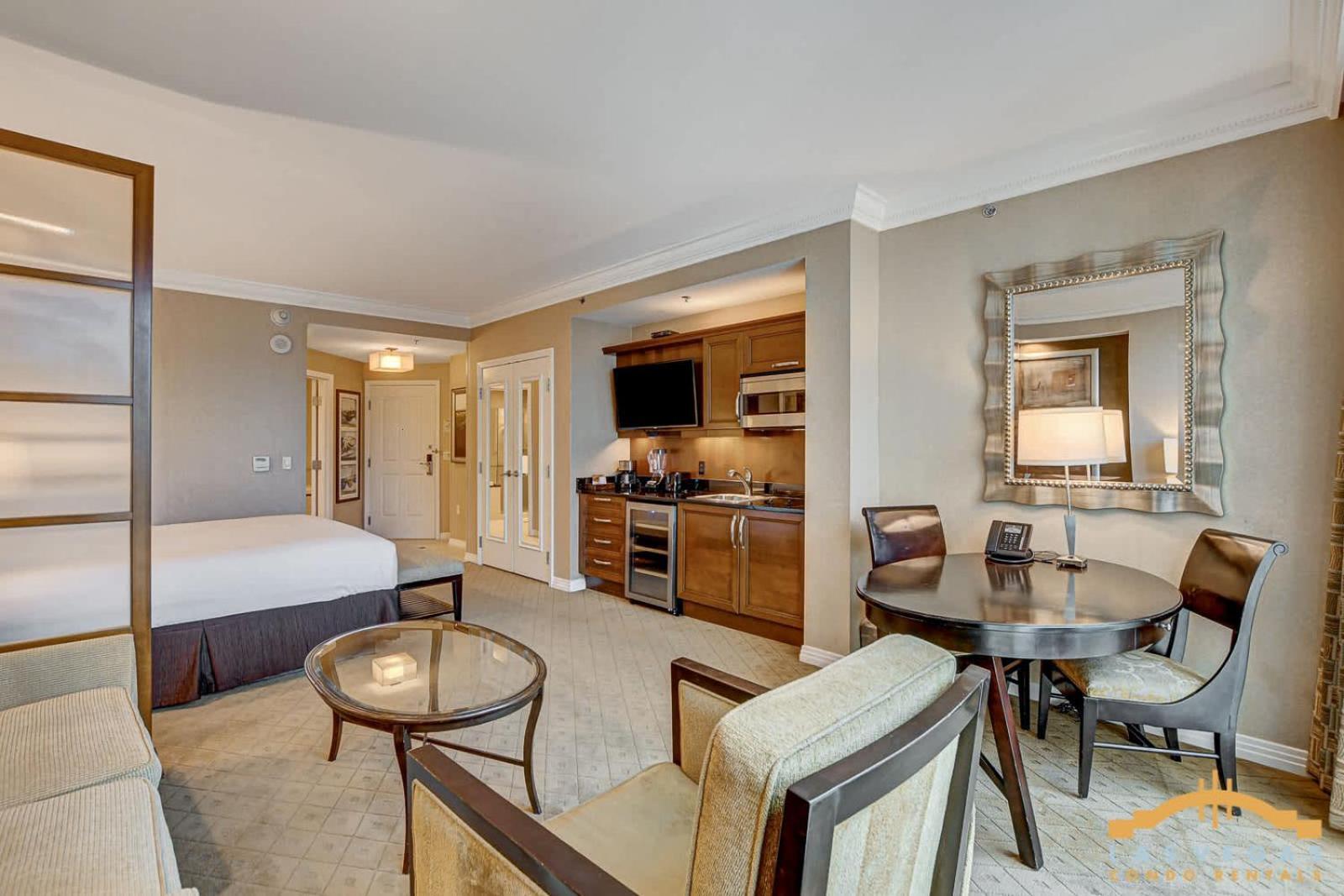 Mgm Signature-25-711 Strip View Jacuzzi *
