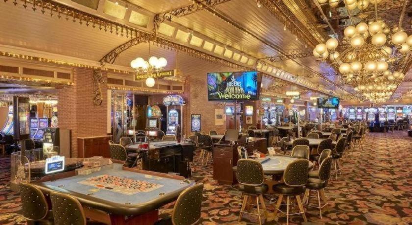 Four Queens And Casino 3*