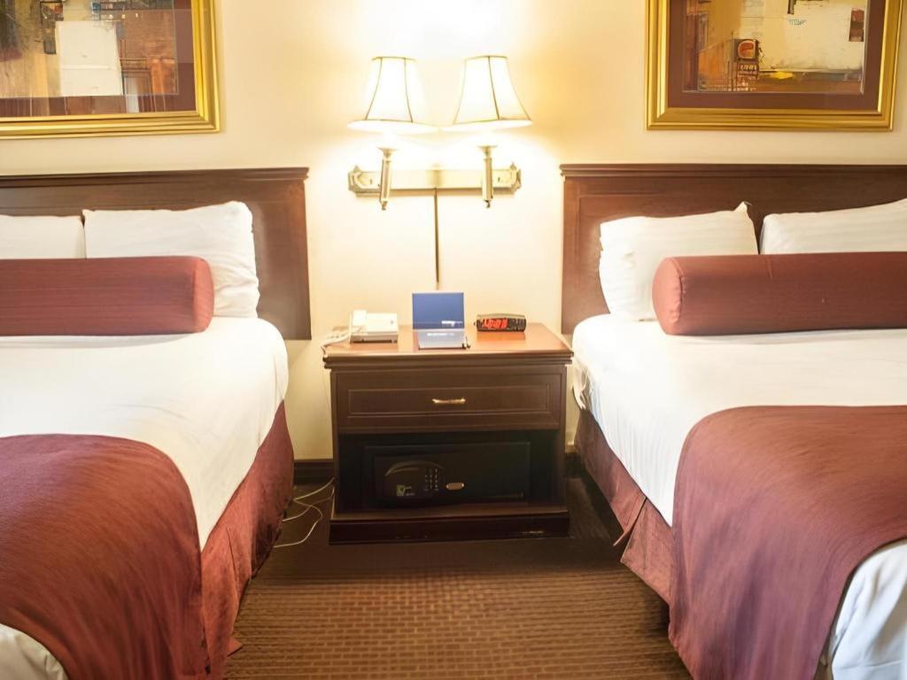 Four Queens And Casino Resort 3*
