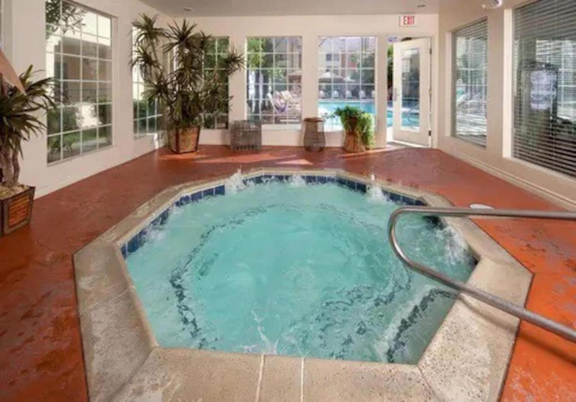 Family Friendly 2bd With Setting Near Las Vegas