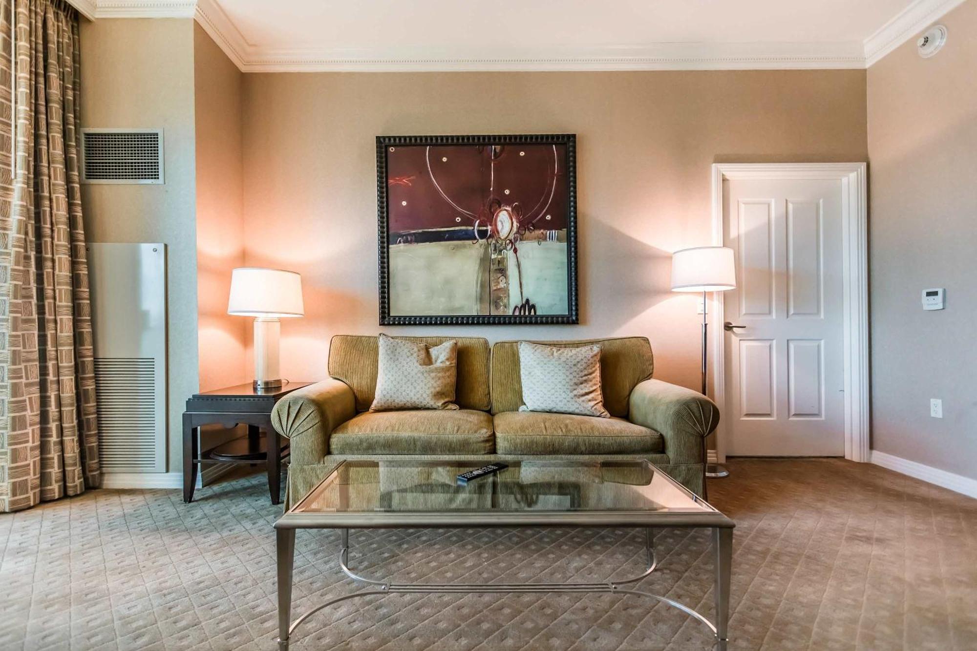 Stunning 1br Strip Views & Balcony 12701 Apartment