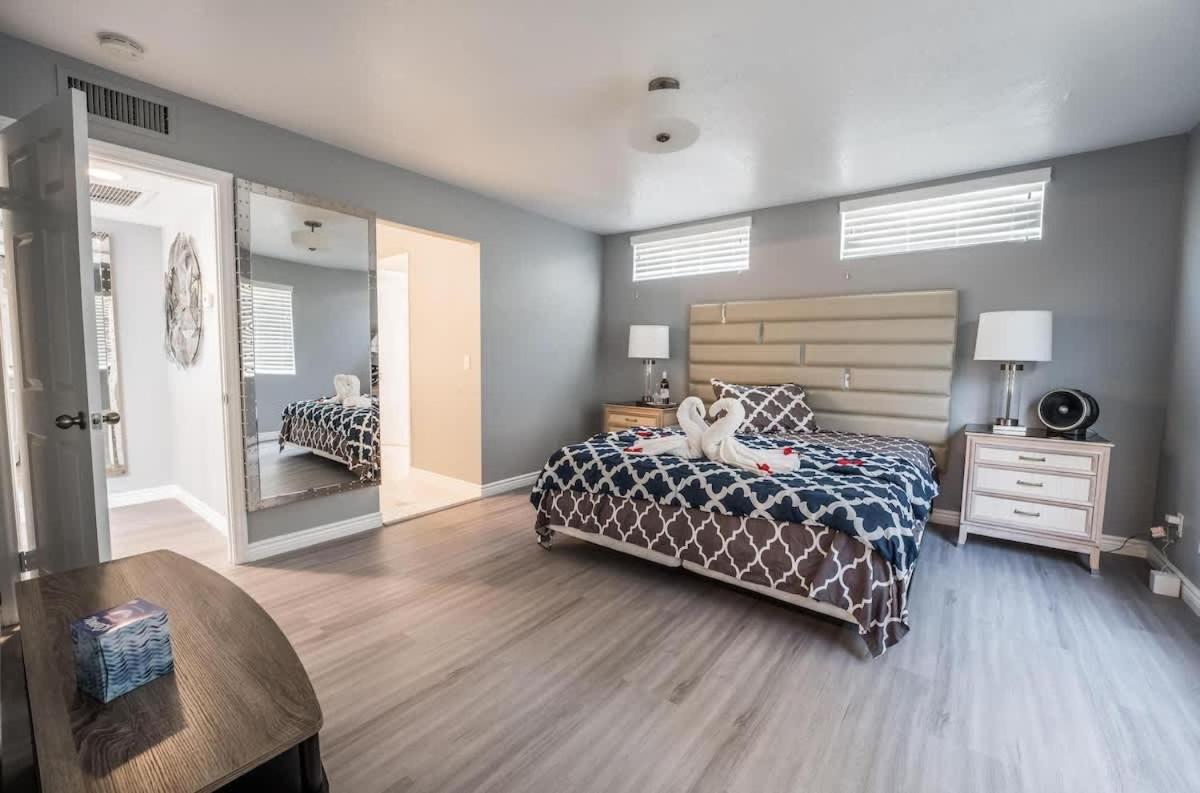 Luxury Meets Vegas Gorgeous By The Strip Holiday home *
