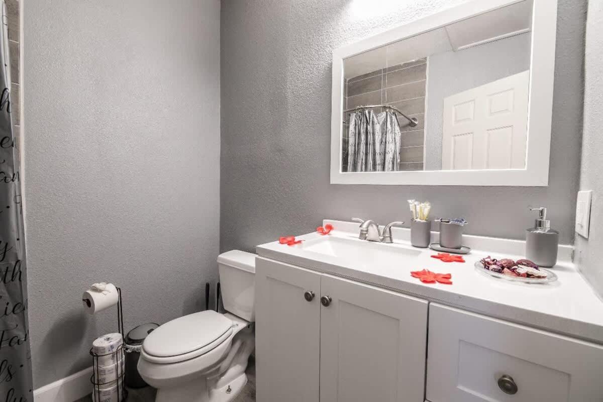 Urban Oasis Huge Unit Private Entry * Las Vegas