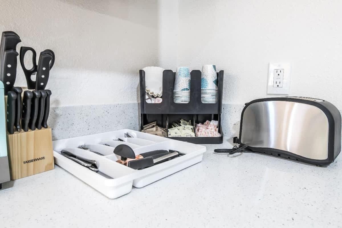 Apartment Urban Oasis Huge Unit Private Entry *