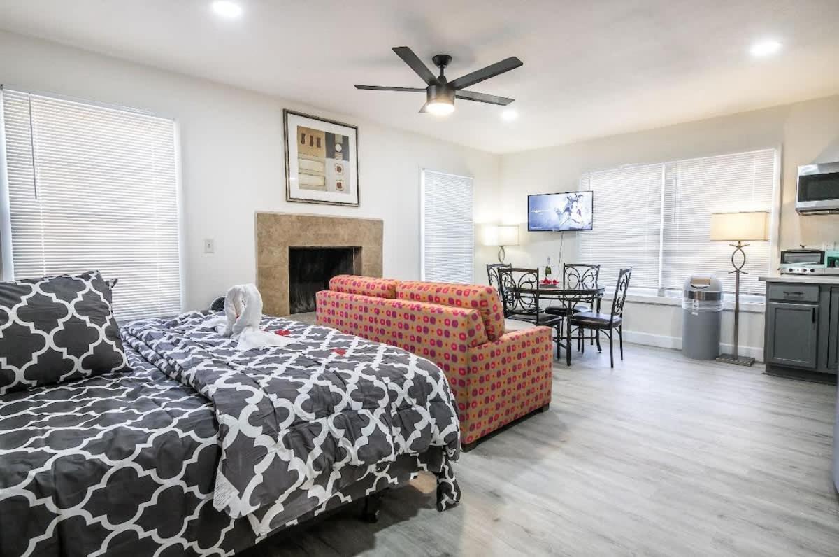 Urban Oasis Huge Unit Private Entry * Las Vegas