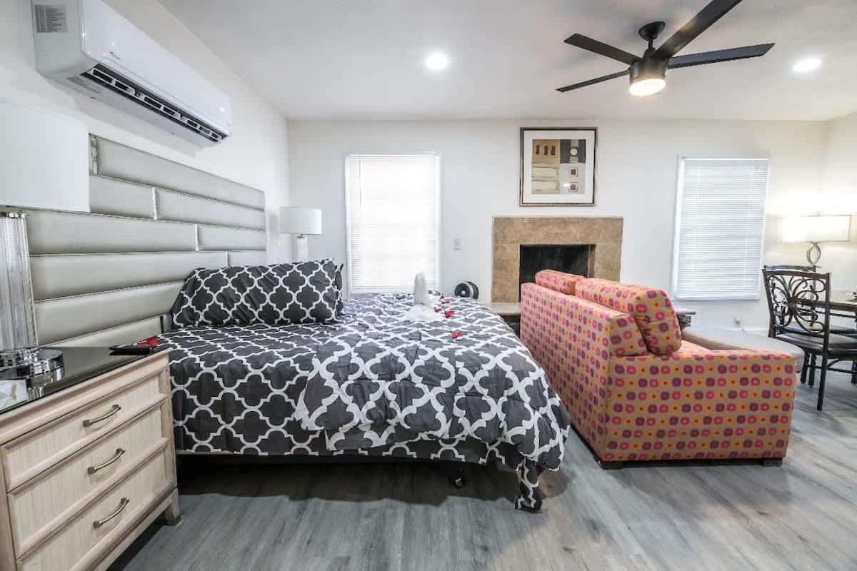 Urban Oasis Huge Unit Private Entry Apartment *