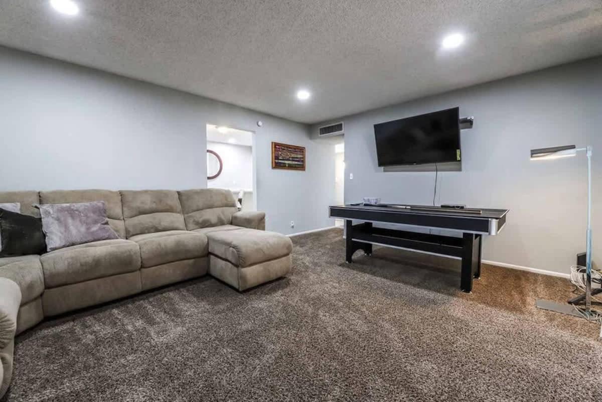 Modern Elegance In The Heart Of Vegas Holiday home Las Vegas