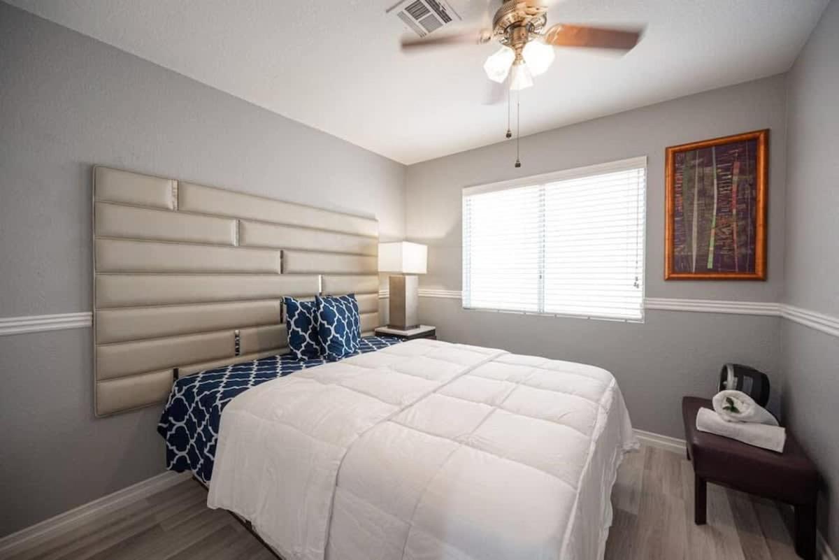 Peaceful Paradise Relax In Vegas Holiday home Las Vegas