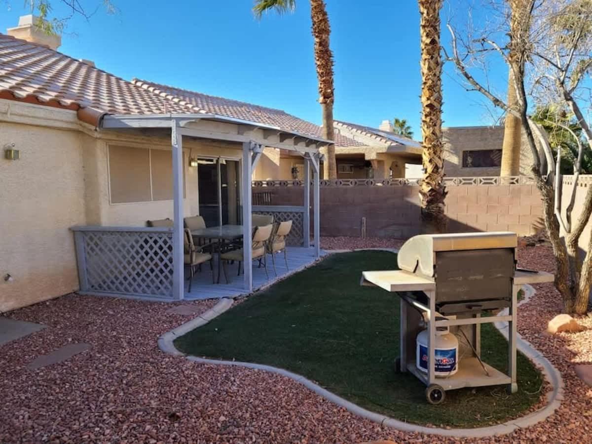 Peaceful Paradise Relax In Vegas Holiday home Las Vegas