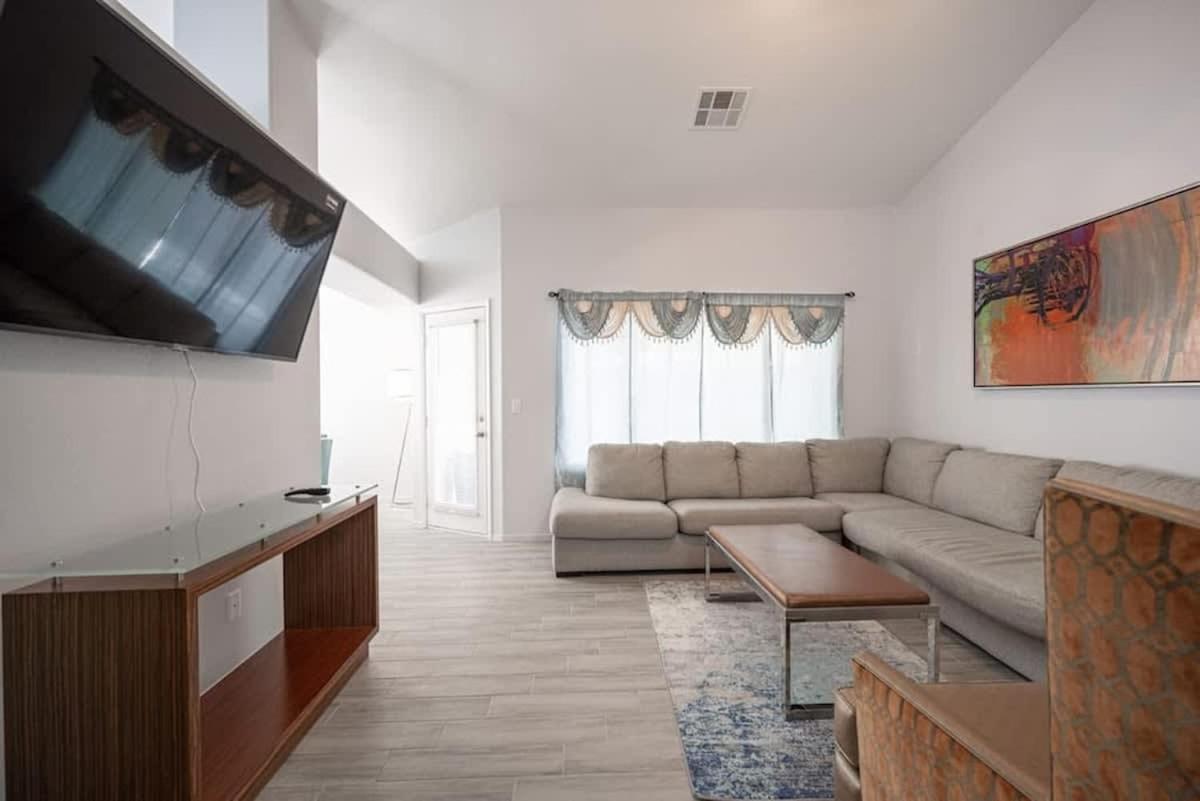 Sophisticated Close To It Holiday home Las Vegas