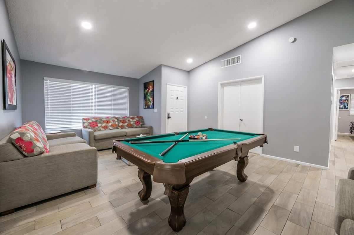 Bright & Stylish House W Pool Game Near The Strip