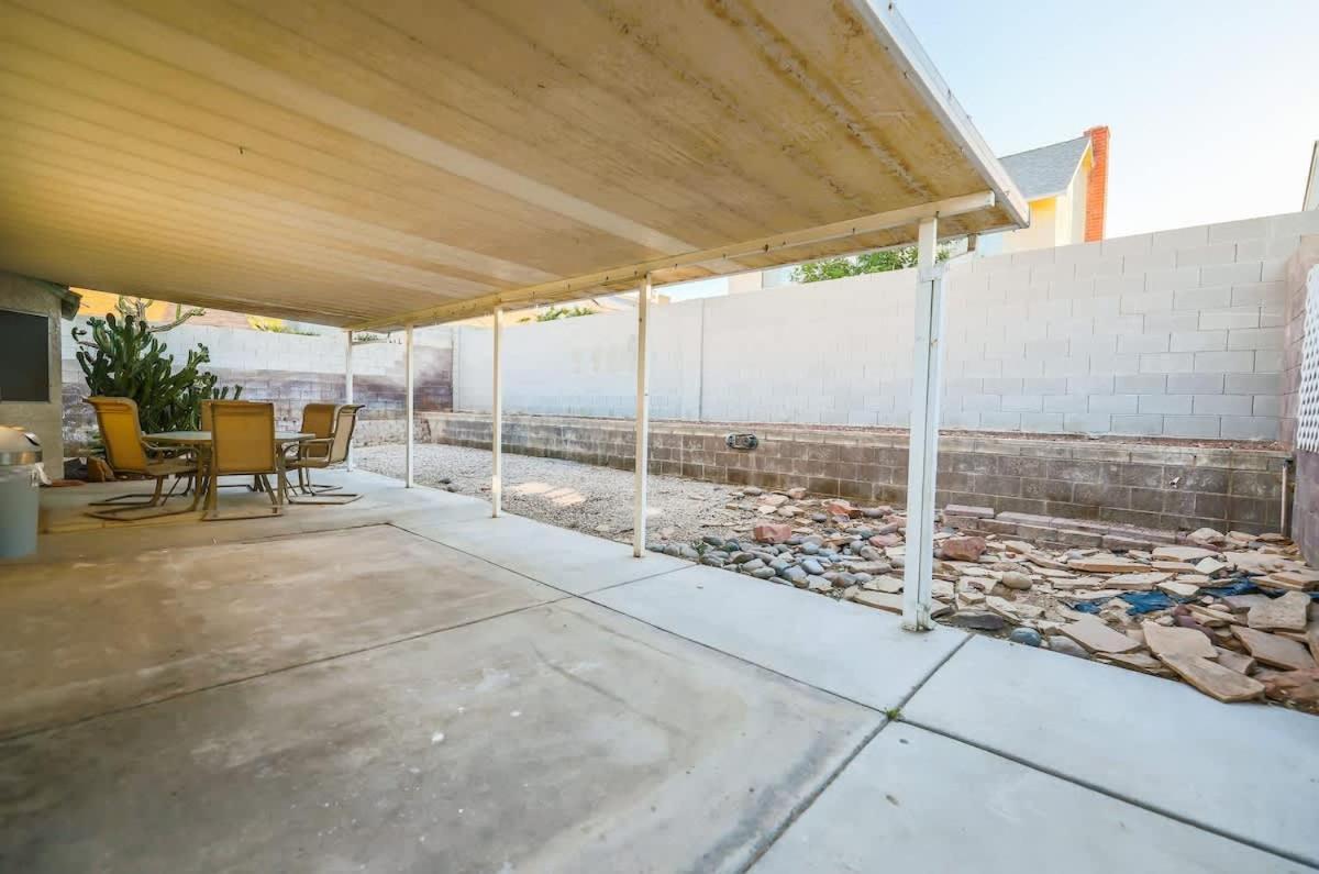 Bright & Stylish House W Pool Game Near The Strip Villa