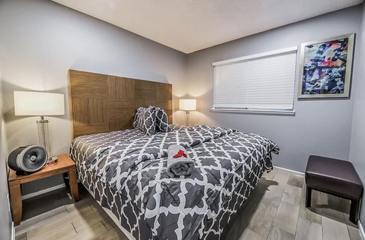 Bright & Stylish House W Pool Game Near The Strip *